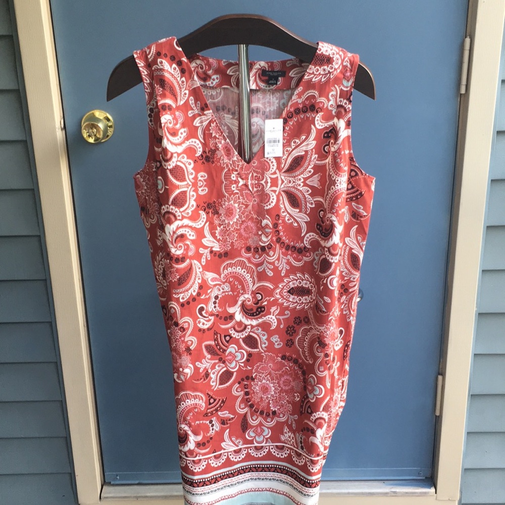 Border Paisley V-Neck Shift Dress in women